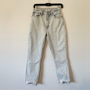 Abercrombie & Fitch The Mom High Rise Light Wash Chewed Hem Jeans 0/25